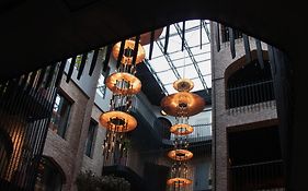 Qarvasla Hotel